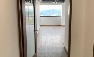OFICINA UBICADA  EN CENTRO EMPRESARIAL EN EL SECTOR DEL CABLE, MANIZALES