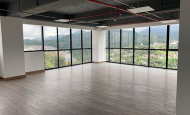 OFICINA UBICADA  EN CENTRO EMPRESARIAL EN EL SECTOR DEL CABLE, MANIZALES