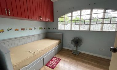 For Sale 5 BR house in Executive Heights Sun Valley Parañaque