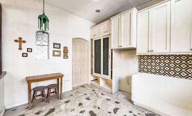 For Sale 5 BR house in Executive Heights Sun Valley Parañaque