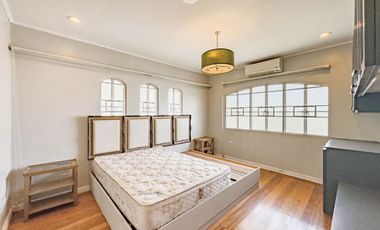 For Sale 5 BR house in Executive Heights Sun Valley Parañaque