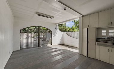 For Sale 5 BR house in Executive Heights Sun Valley Parañaque