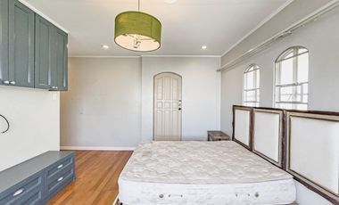 For Sale 5 BR house in Executive Heights Sun Valley Parañaque