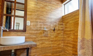 Casa de campo con jardín, chimenea y jacuzzi en Chaclacayo