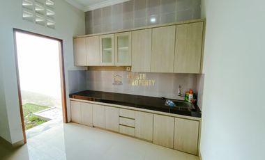 RUMAH MURAH DEKAT JALAN BESAR DEKAT KAMPUS UII 800JT SAJA