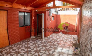 En Vicuña, venta de casa ampliada, 3D y 2B. Excelente estado. $70 millones