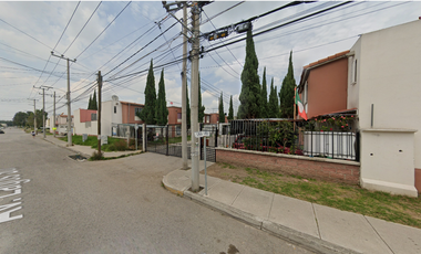 Casa en fraccionamiento Paseos del Lago, Paseos del Lago, Estado de México, México. ¡NO CRÉDITOS!
