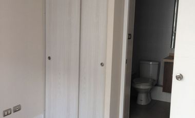 Hermoso dep 2D2B a pasos de metro Santa Lucia