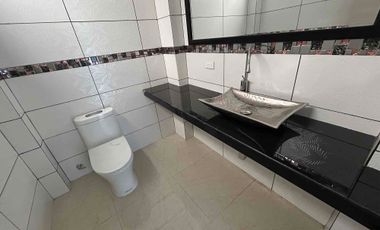 Se vende casa por estrenar fuera de urbanización