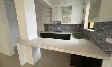 Se vende casa por estrenar fuera de urbanización