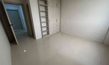 Se vende casa por estrenar fuera de urbanización