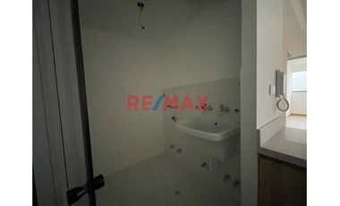 Alquilo Hermoso Y Moderno Flat De Estreno 2Do Piso Con 2 Dormitorios + 1 Estudio Las Gardenias Surco