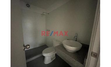 Alquilo Hermoso Y Moderno Flat De Estreno 2Do Piso Con 2 Dormitorios + 1 Estudio Las Gardenias Surco