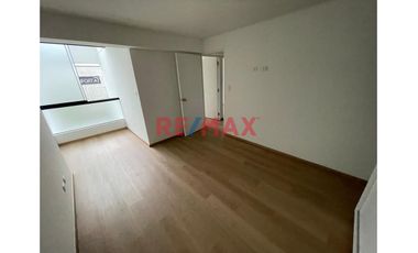 Alquilo Hermoso Y Moderno Flat De Estreno 2Do Piso Con 2 Dormitorios + 1 Estudio Las Gardenias Surco