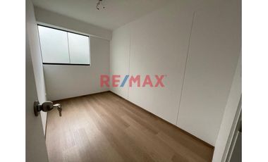 Alquilo Hermoso Y Moderno Flat De Estreno 2Do Piso Con 2 Dormitorios + 1 Estudio Las Gardenias Surco
