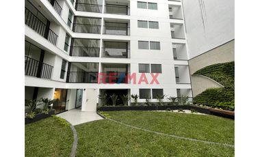 Alquilo Hermoso Y Moderno Flat De Estreno 2Do Piso Con 2 Dormitorios + 1 Estudio Las Gardenias Surco