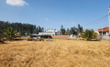 En Venta Terreno esquinero en sector Cuenca Tenis y Golf Club