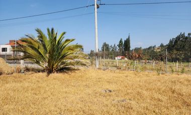 En Venta Terreno esquinero en sector Cuenca Tenis y Golf Club