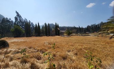 En Venta Terreno esquinero en sector Cuenca Tenis y Golf Club