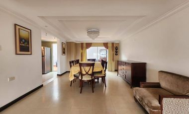 En Venta Casa elegante de 5 dormitorios sector Narancay