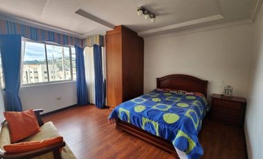 En Venta Casa elegante de 5 dormitorios sector Narancay