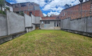 En Venta Casa elegante de 5 dormitorios sector Narancay