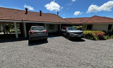 Hermosa Casa Vista Al Volcán Cercana A Villarrica