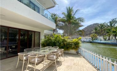 SE VENDE CASA CON SALIDA AL MAR EN POZOS COLORADOS – F.V