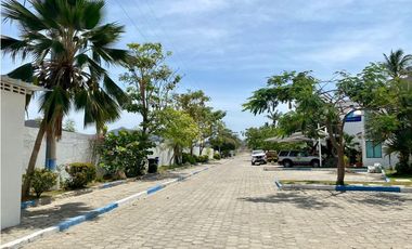 SE VENDE CASA CON SALIDA AL MAR EN POZOS COLORADOS – F.V