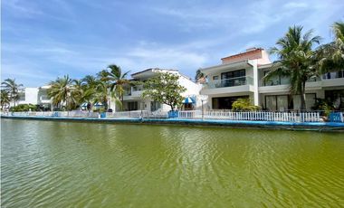 SE VENDE CASA CON SALIDA AL MAR EN POZOS COLORADOS – F.V