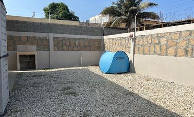 CASA DE UNA PLANTA CONFORMADA POR 3 SUITES INDEPENDIENTES EN SALINAS