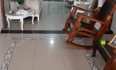 VENDO HERMOSA CASA DE DOS PISOS EN SOLEDAD CON AREA TOTAL DE 286 mts Y 2 APARTAMNETOS EN SEGUNDA PLANTA
