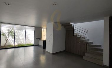 CASA EN RENTA DENTRO DE COTO AIRE EN SANTA ANA TEPETITLÁN