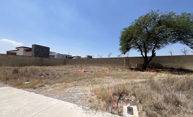 Terreno plano de 262 m2 en Fuentes Residencial en oportunidad