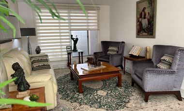 VENTA CASA MODERNA REMODELADA AL PONIENTE AGUASCALIENTES.