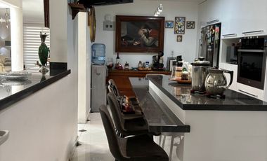 VENTA CASA MODERNA REMODELADA AL PONIENTE AGUASCALIENTES.