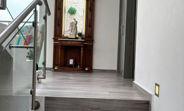 VENTA CASA MODERNA REMODELADA AL PONIENTE AGUASCALIENTES.