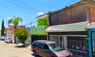 CASA EN VENTA EN COL VERSALLES 2DA SECC AGUASCALIENTES!!!