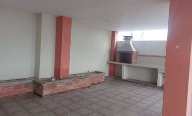 VENTA DE EDIFICIO DE 4 PISOS EN SANTA ROSA