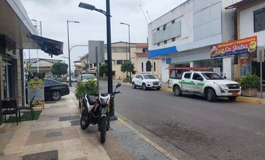 VENTA DE EDIFICIO DE 4 PISOS EN SANTA ROSA