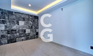 Casa en Venta en Cancun en Residencial Villa Magna con Amplio Jardín y Alberca