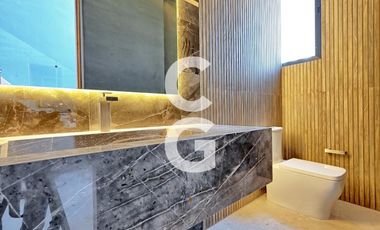 Casa en Venta en Cancun en Residencial Villa Magna con Amplio Jardín y Alberca