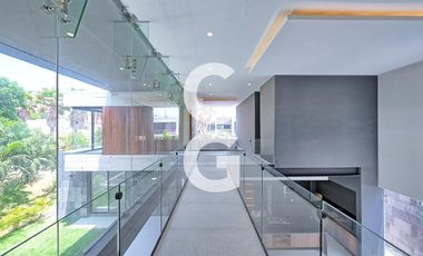 Casa en Venta en Cancun en Residencial Villa Magna con Amplio Jardín y Alberca