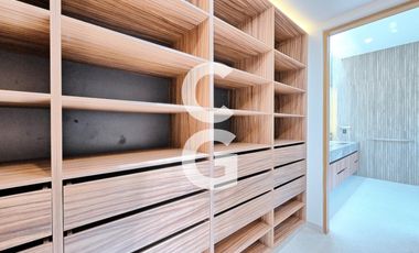 Casa en Venta en Cancun en Residencial Villa Magna con Amplio Jardín y Alberca