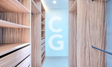 Casa en Venta en Cancun en Residencial Villa Magna con Amplio Jardín y Alberca