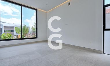 Casa en Venta en Cancun en Residencial Villa Magna con Amplio Jardín y Alberca