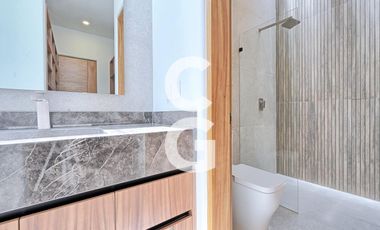 Casa en Venta en Cancun en Residencial Villa Magna con Amplio Jardín y Alberca