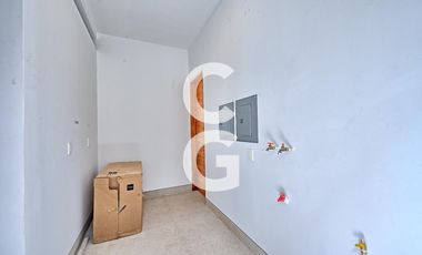 Casa en Venta en Cancun en Residencial Villa Magna con Amplio Jardín y Alberca