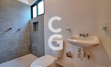 Casa en Venta en Cancun en Residencial Villa Magna con Amplio Jardín y Alberca