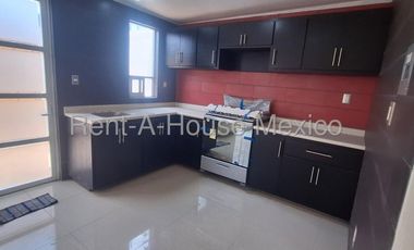 Casa en Venta en Toluca ,Fuentes de San Jose MT 25-3697.